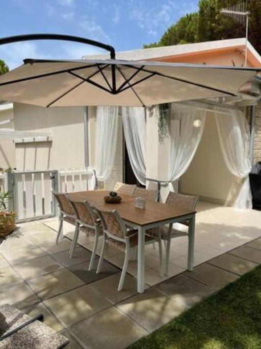 Zaffiro Casa Vacanze Al Mare Valledoria  Exteriér fotografie